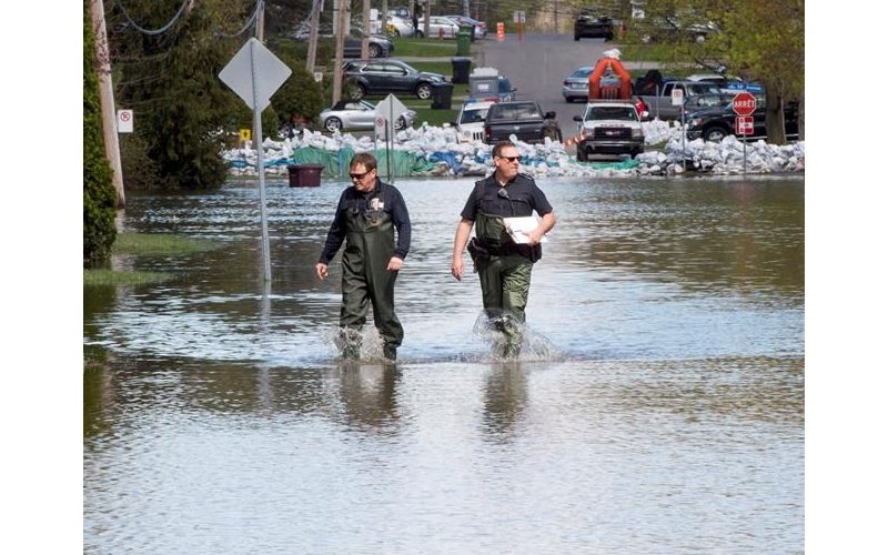 Quebec floods update: situation stabilizing but water levels slow to drop