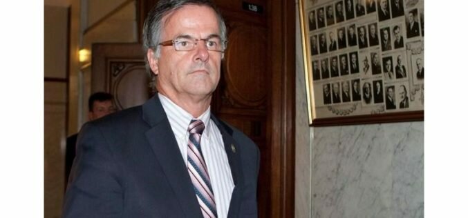 Ex-Liberal member Guy Ouellette alleges muzzling by anti-corruption unit