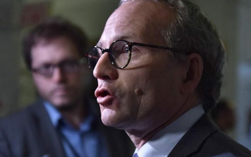 Quebec passes motion against Ottawa’s directive allowing knives on planes