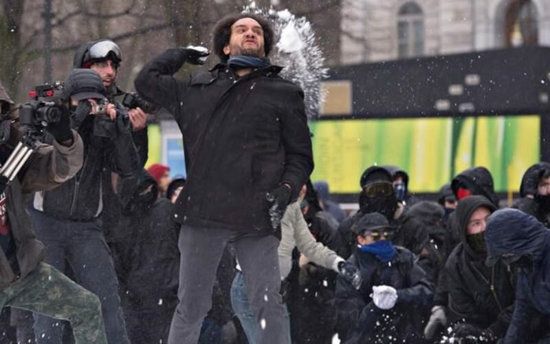 Several arrests in Quebec City near duelling right-wing and anti-fascist rallies